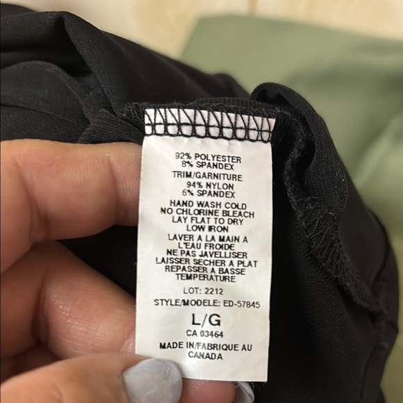 Ricki’s Elegant Black Sleeveless tieback Top, size Large - Picture 6 of 6